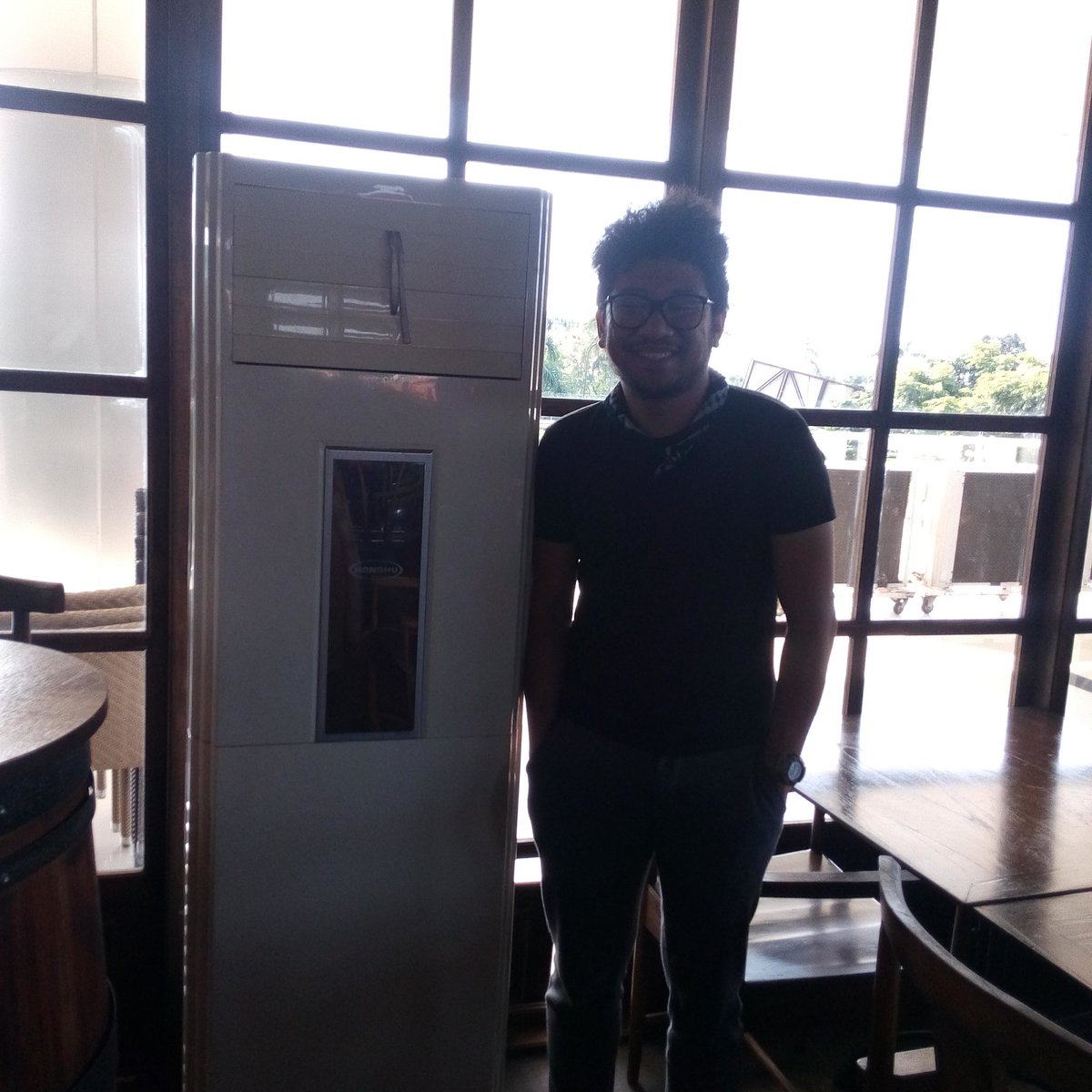 f3rti's tweet photo. @kuntoajiwibisono #sewaacsby #rentalacsby #rentalacstandingsby #sewaac #rentalac #rentalacstanding di @spazio @mazel https://t.co/OwvJMhNSjR