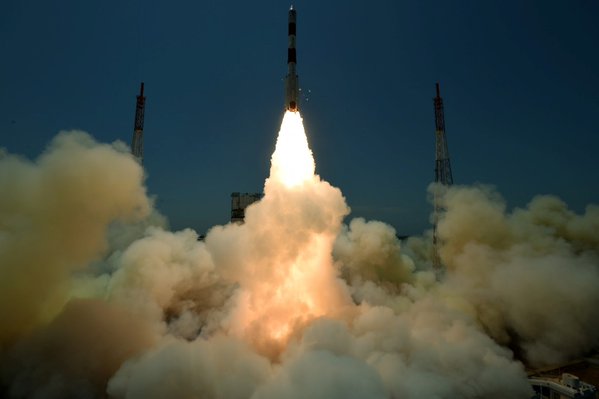EconomicTimes's tweet photo. Seen a while ago: Images of #PSLVC33/ #IRNSS-1G Mission Launch (Pics: @isro) https://t.co/mcYtBoHv1q