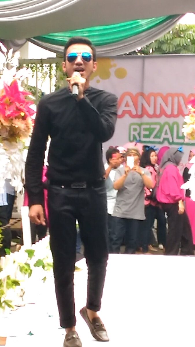 Nemahmaryani2's tweet photo. Bismillah....semoga perform Ejja nanti spektakuler yes..yes...REZA ZAKARYA GEBRAK DA3 https://t.co/pk0r9QdpKe