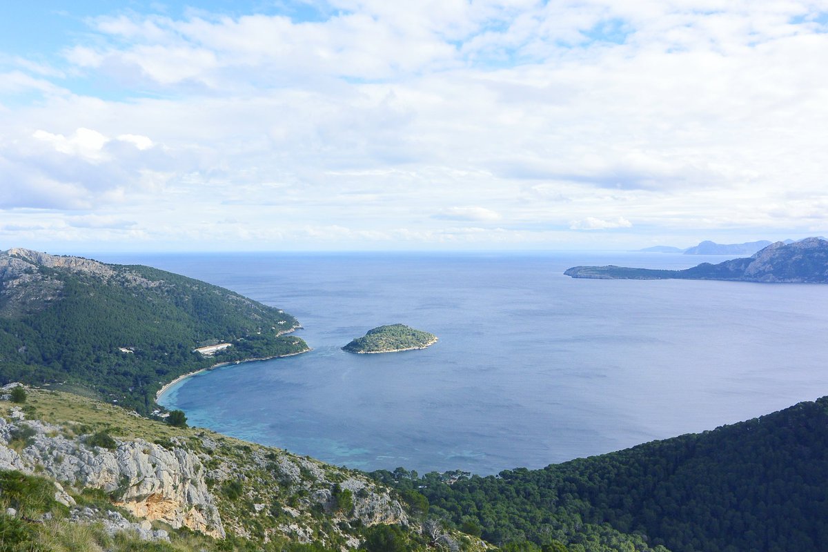 ¡Déjate sorprender por las Islas #Baleares! 💙 #Balearing