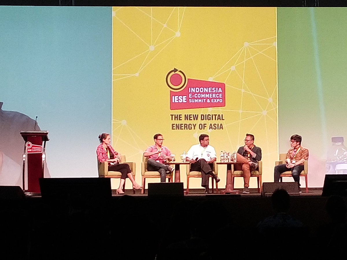 IESE_ID's tweet photo. Panel: "The Rise of Sharing Economy in Indonesia" #IESE2016 https://t.co/c1ZT8k2Byr