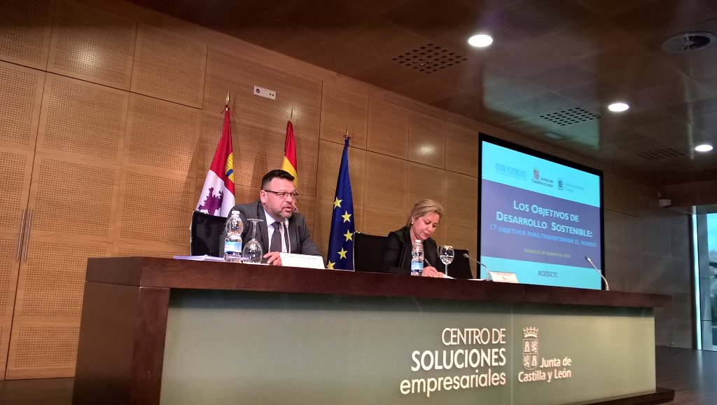 VisionResponsab's tweet photo. Un nuevo modelo de empresa,con #valores, Dña. Rosa Valdeon. VP Empleo @jcyl #RSC #ODSCYL https://t.co/uw9Z8uwLUc