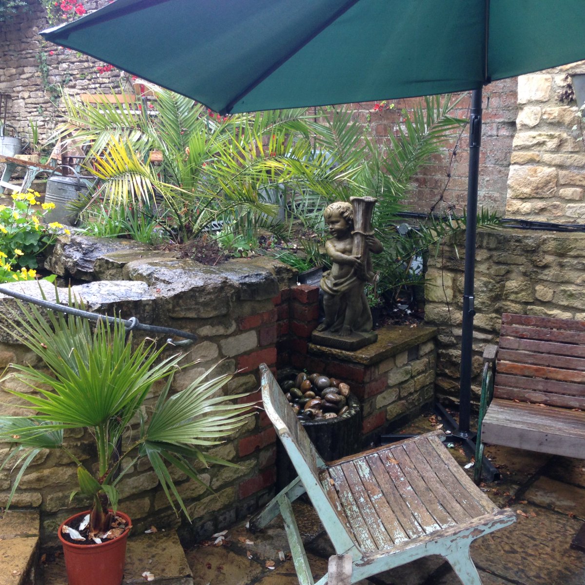 POSable_'s tweet photo. Some photos taken at the install last friday at the lovely @cafe53_tetbury https://t.co/LXCIDyzaCH https://t.co/Ver2lvZQxw