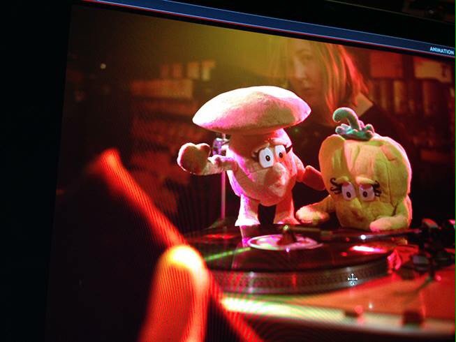 zoematzko's tweet photo. Returned to set again for this year's @SparSlovenija stop motion ads with all new veggies! #VITHIT #sparty https://t.co/VVJfXT30vw