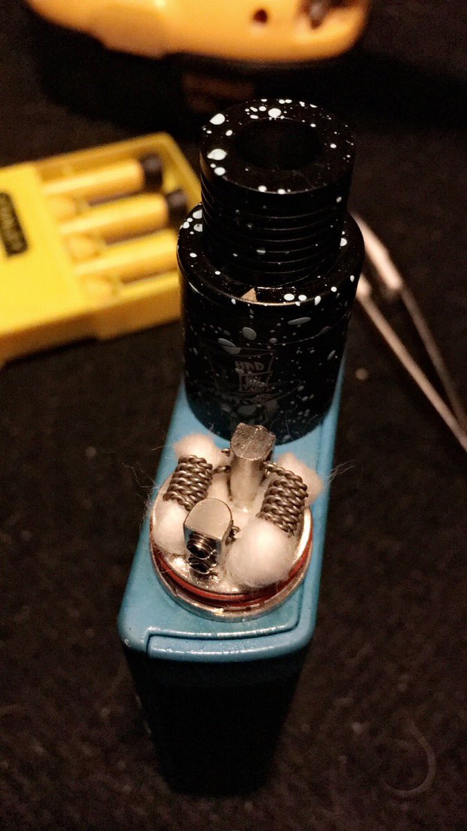 vapegodaz's tweet photo. True twisted 24 with the new mad Hatter v2 on my Fuchai 200w #vapelyfe #buildlife #modporn #coilporn #blacknblue 😮💨 https://t.co/4jffTR7UTx