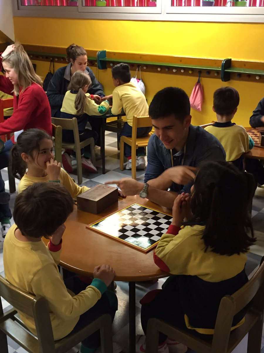 natzaretesplu's tweet image. Aquesta és una setmana de la Família molt en família #chessinaction