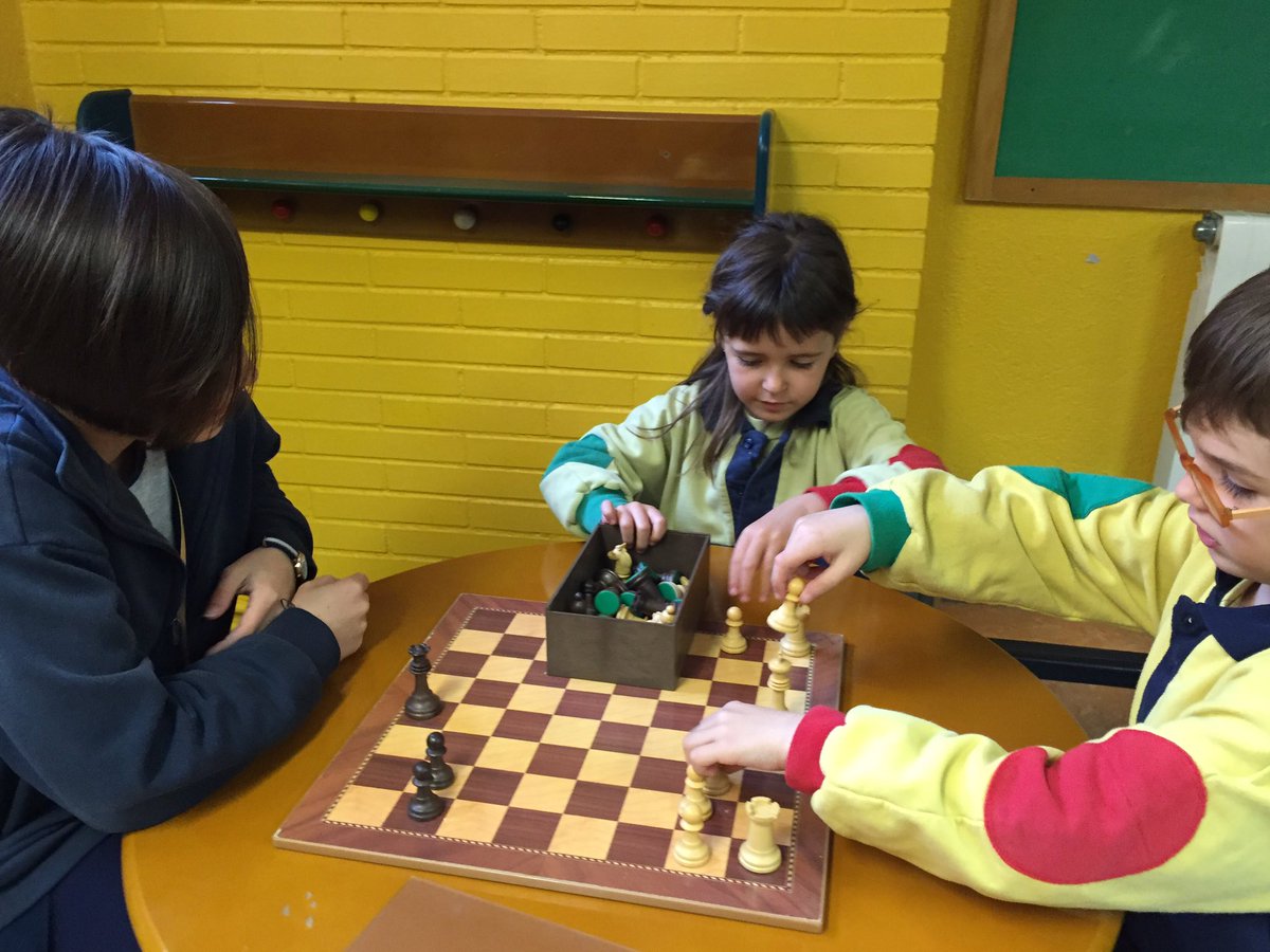 natzaretesplu's tweet image. Aquesta és una setmana de la Família molt en família #chessinaction
