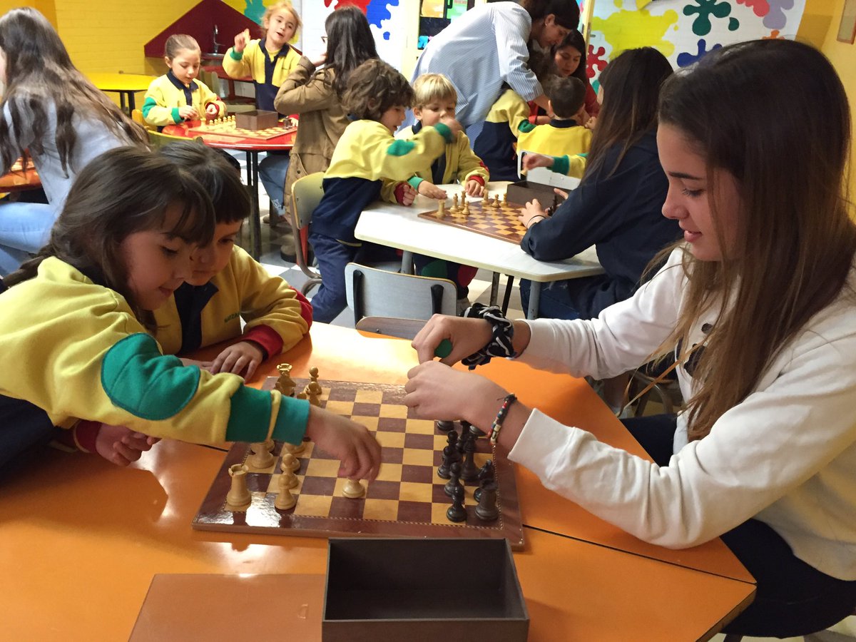 natzaretesplu's tweet image. Què maco! #chessinaction