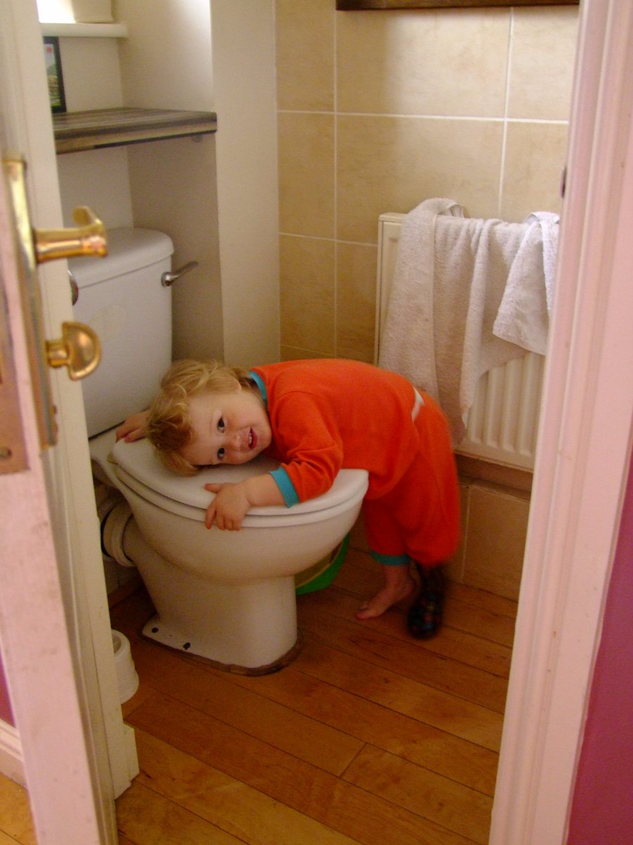 PinnacleBathrms's tweet photo. Bathroom looking old &amp; tired? Call @PinnacleBathrms today on 01292 501500 or 01563 558966 for a free quote https://t.co/6GGlGY0ATZ
