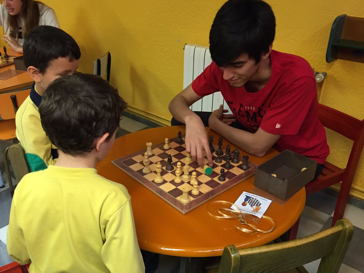natzaretesplu's tweet image. Pensem les nostres jugades a lo &quot;Kasparov&quot;! #chessinaction