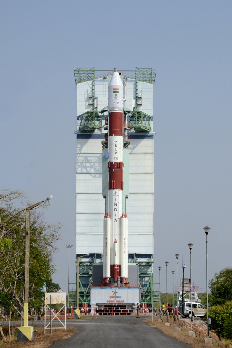 ShuttleAlmanac's tweet photo. New Pic 2 - Yesterdays @isro #PSLVC33 rocket launch carrying the #IRNSS1G Navsat. https://t.co/6PVrFOFK6q
