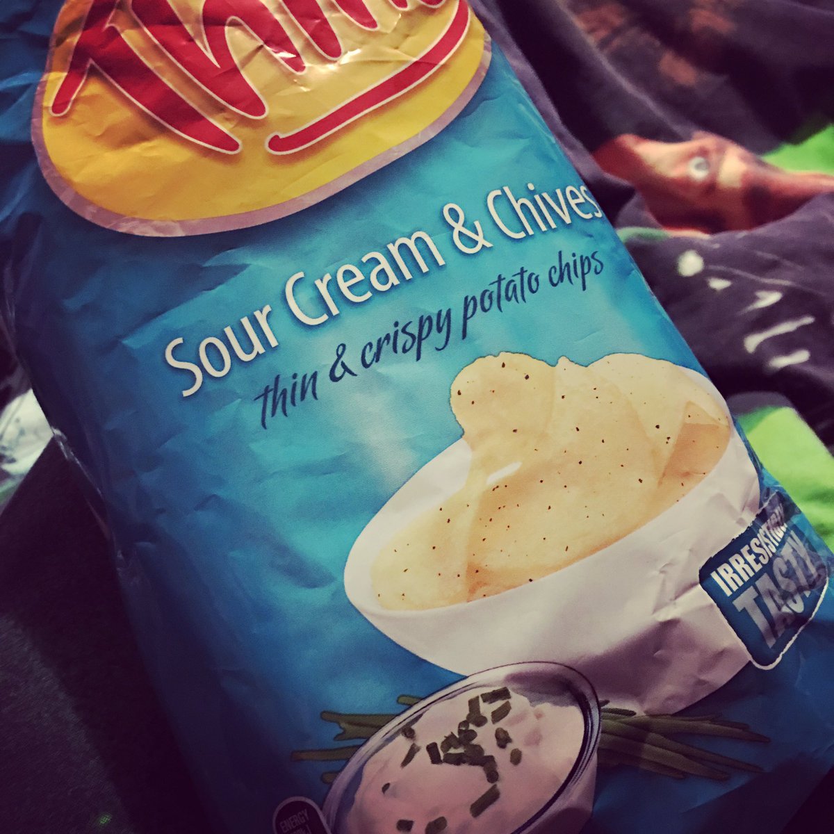 Brittany_Dallas's tweet photo. #Thins #SourCreamAndChives #GetSmartGetThins #ThinsAdFrom1994 https://t.co/GHHC7MJn8Q