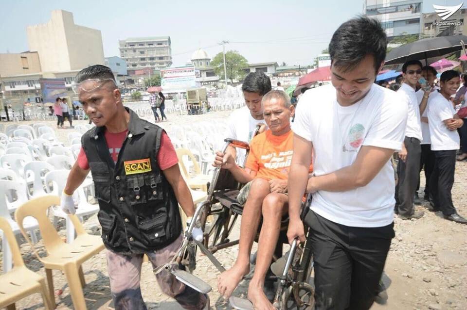 iaccessthetruth's tweet photo. #INCLingapSaTondo2016 Ang sarap magmahal ng Pamamahala ng INC @marlexcantor @katwitz @jbsamson17 @MyINCDefender https://t.co/o3GIKJRPu5