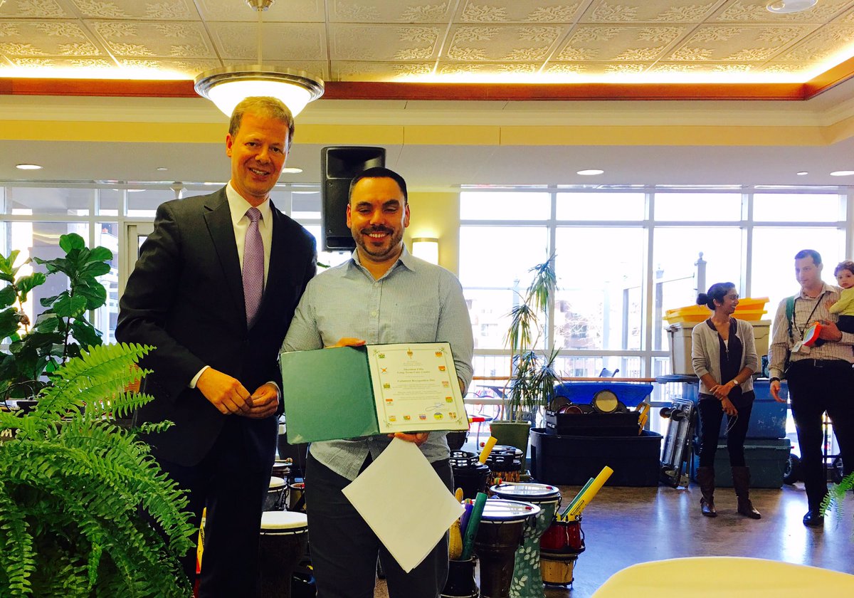 SvenTrueNorth's tweet photo. Stopped by #Sheridan Villa Long Term #Care Centre 2 congratulate the amazing staff &amp; volunteers! #constituencyweek https://t.co/AzvBjlsXM6