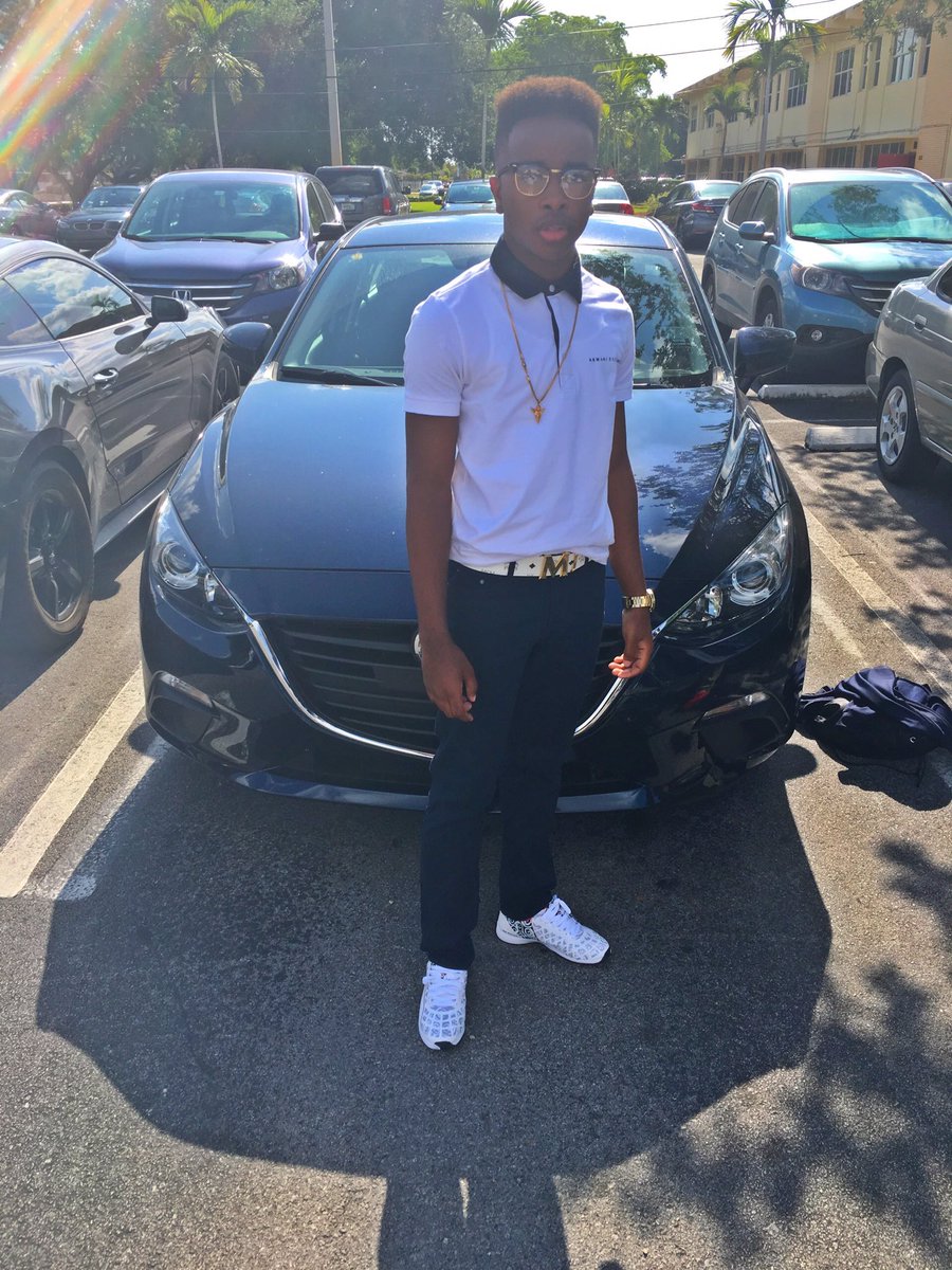 2livewill's tweet image. Booted Up🔋#Gradbash2k16