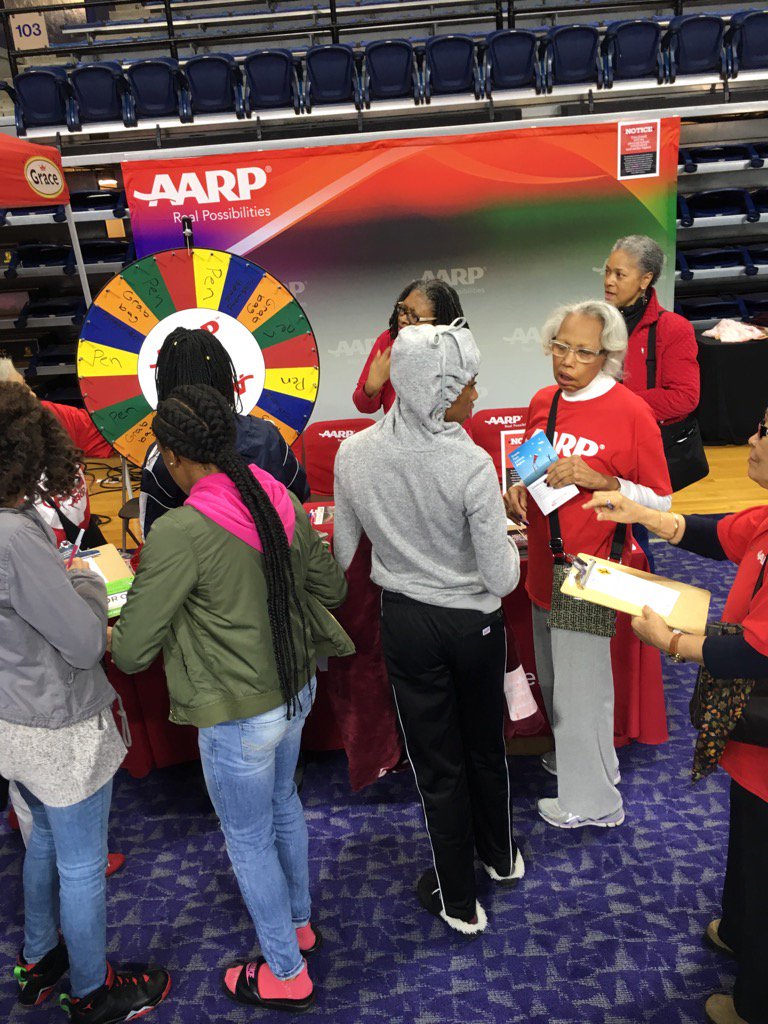 grustia_aarp's tweet photo. @pennrelays  #AARPpa day 2@grustia_aarp @billjwpa @AngelaAARP @AARPPA https://t.co/FpoHG0XBIv