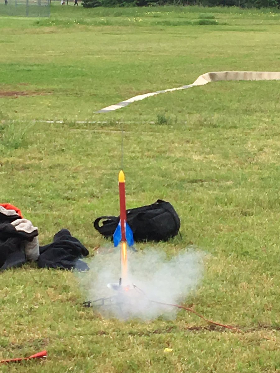 FMSAP_Turner's tweet photo. Mrs. Massengale's 1st period rocket launch. https://t.co/PHzO1gepcj