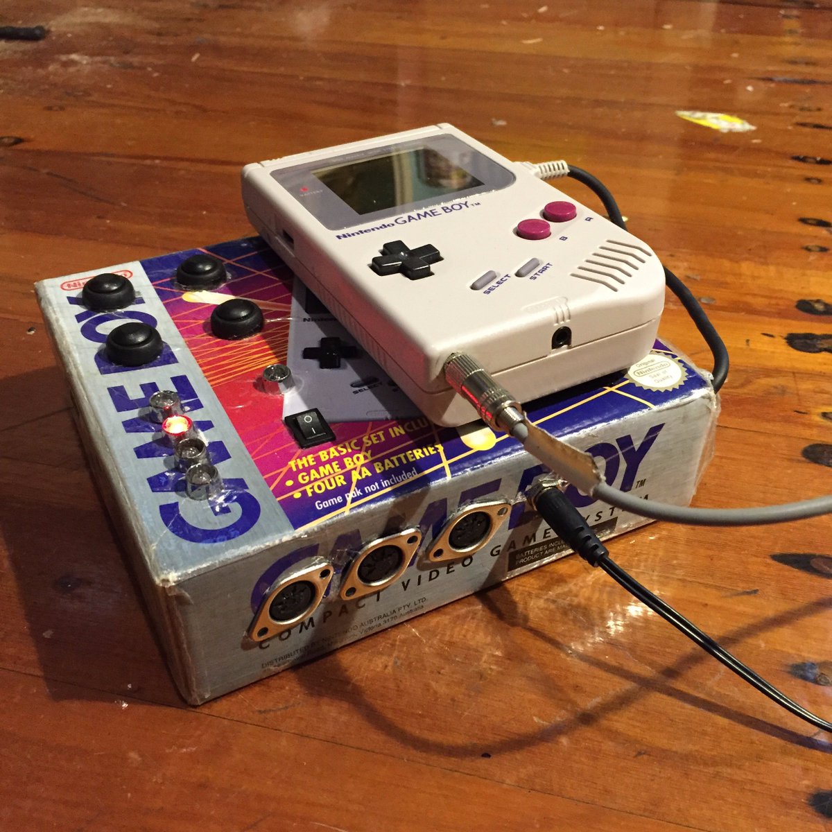 Ableton's tweet photo. Download a Live session by @MelodicsHQ w/ samples from the original GameBoy https://t.co/rBivjgHZd5 #FreeStuffFriday https://t.co/HemWlF0fhw