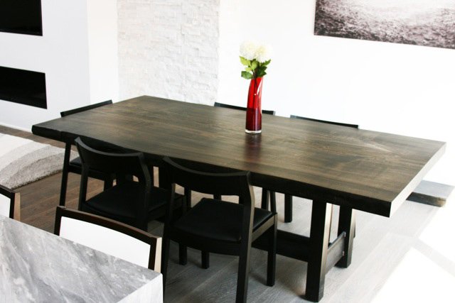 #reclaimedwood #liveedge tables pair great in a modern space ow.ly/SrlyU