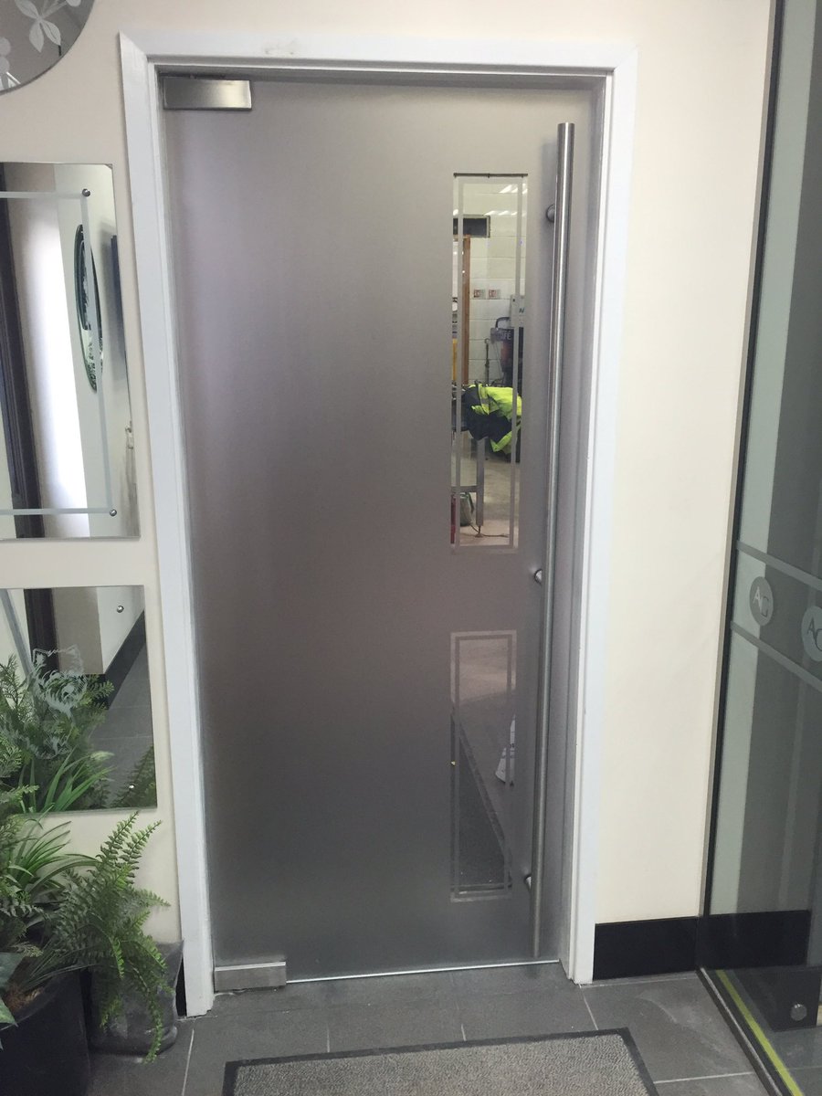 AlvastonGlass's tweet photo. Replaced a wooden door in our showroom.
Very pleased with the result. https://t.co/QE74rkA42w
