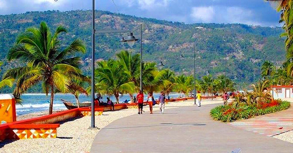 MTourismeHaiti's tweet photo. #MaDestination | Cinq raisons de se rendre à Jacmel ce weekend. 
[texte intégral ici👉🏾]  https://t.co/QQPRVrL38n https://t.co/a4IuIx9sjc