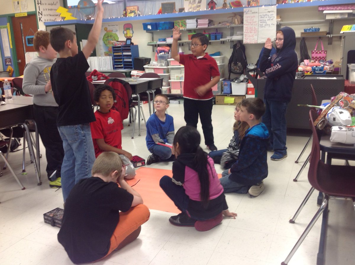 MelanieGmcs's tweet photo. Working on business posters and using habits 4, 5, 6 to make decisions. @bheleaders https://t.co/N7GeSs3zFZ