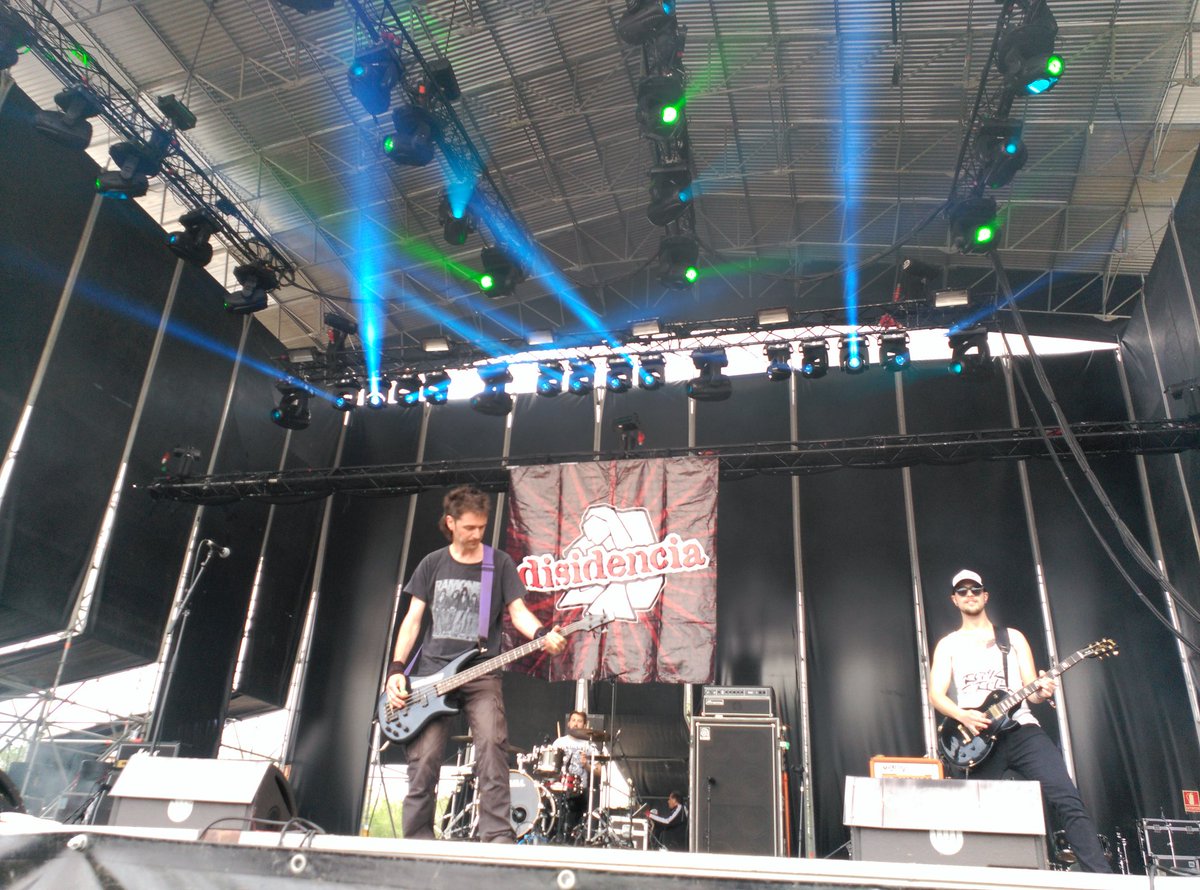 LaManchaRock's tweet image. Y @Disidencia_ofi suena en @VinaRockOficial!! #VinaRock2016 #VR2016 #VinaRock