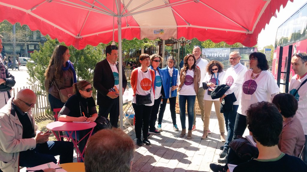 ARDECHEGOUT's tweet photo. Tous émerveillés par l'Ardèche - présentation aux journalistes lyonnais des merveilleux WE en Ardèche #ardecheguide https://t.co/PZo2RrAjbk