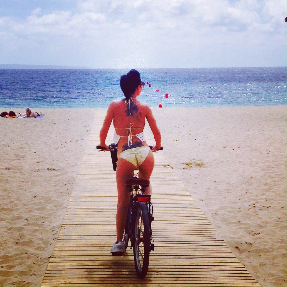 Beauty & The Bar tweet media