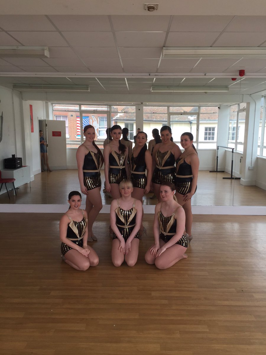ChorusLine_MEPA's tweet photo. LAST DAY OF REHEARSALS!! Dress run time☺️☺️☺️🎶👯💃💕 https://t.co/fvrnbnNlFO