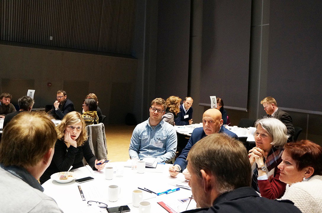 Grupperefleksjon. (m Aperturas <a href="/kristorkersen/">Kristine Størkersen</a> i sving)