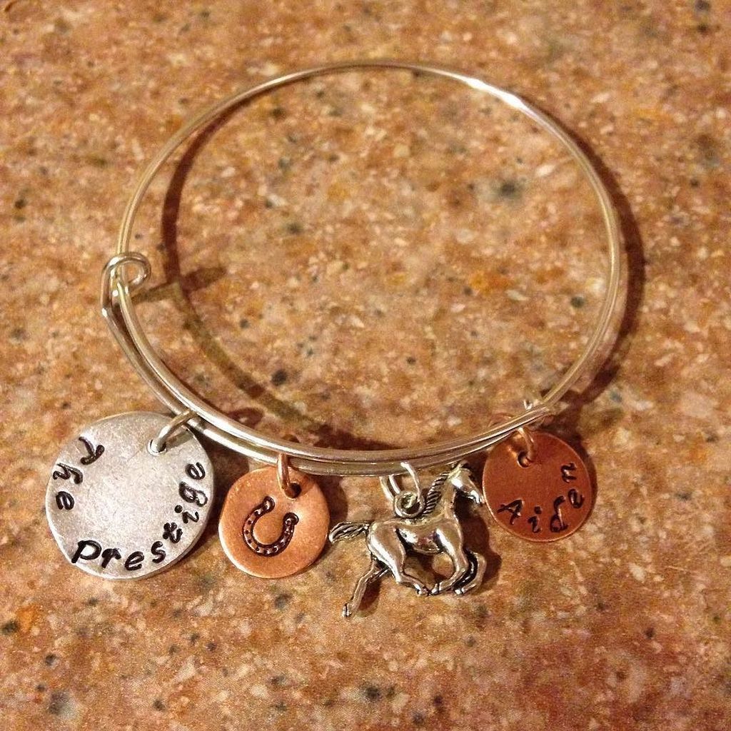 rhumphrie2's tweet photo. Need a #custom #gift?#etsy #beadhobby #horselover #etsygifts #etsyfinds #handmade #handsta… https://t.co/up7CVRmaPL https://t.co/PRNdPzyQbv