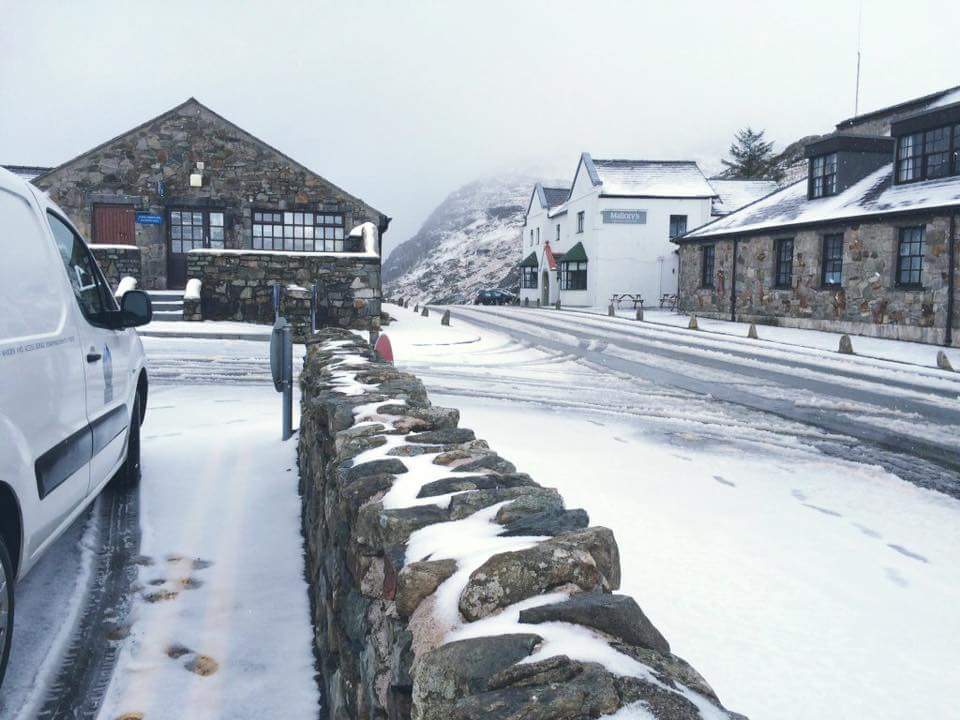 elinh33's tweet photo. Snow in pen y pass https://t.co/xkJMuspi7O