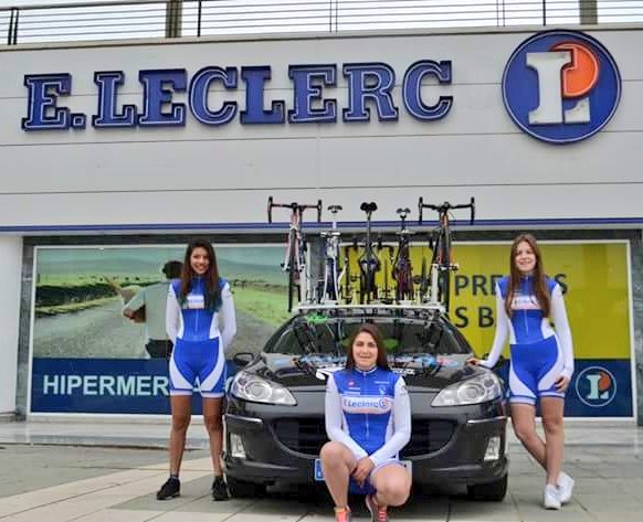 Nuestras chicas ya de Camino a Francia para correr mañana en Creon Maria Mangas, Celia Martín y Rosalia Ortiz