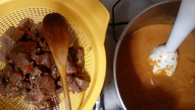 _spanjaard's tweet photo. Hoy no me da miedo nadie. #TupperWars
Estofado a tope. #pornfood https://t.co/T0qt4UnyQz
