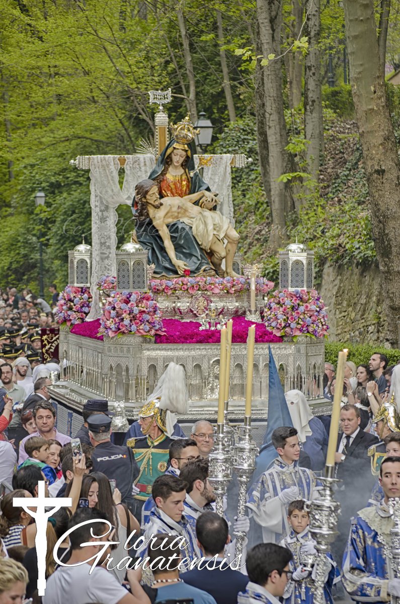 GGranatensis's tweet photo. Señora de la Alhambra en sus bosques. @Hdad_Alhambra #Granada #semanasanta2016 #turismogranada #Alhambra https://t.co/Sz1FGftZsj