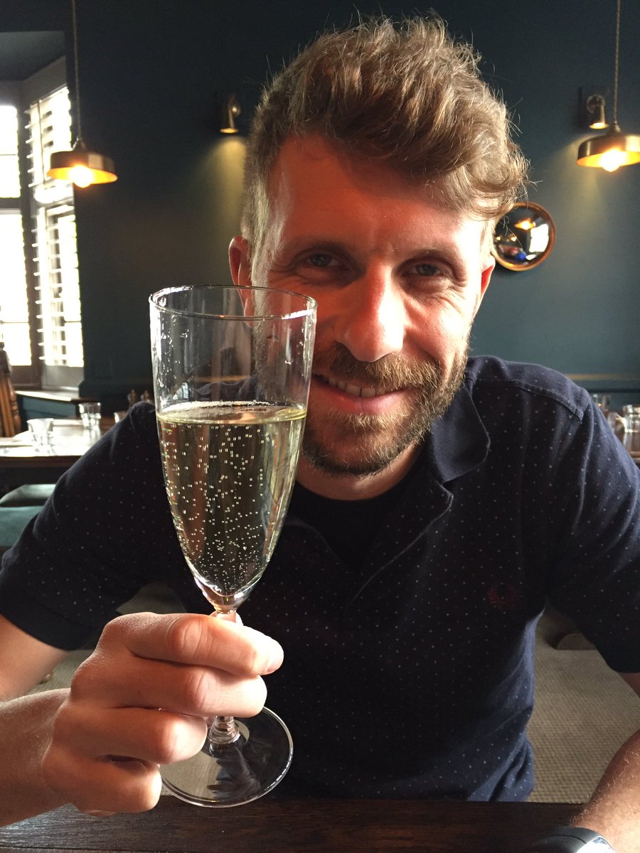 Live_Like_Mo's tweet photo. Enjoying a last glass of bubbles until May 2017... #livelikemo #letthechallengebegin #noalcohol https://t.co/vsC9iN3KOP