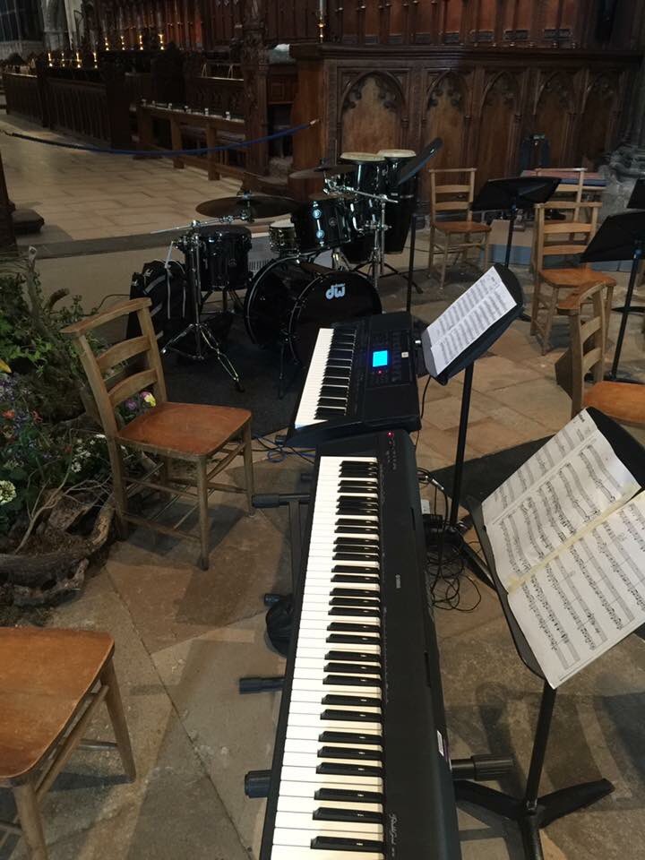 Jazbytes rocked <a href="/SalisburyCath/">Salisbury Cathedral</a> today at joint assembly with <a href="/Leaden_Hall/">Leaden Hall School</a> <a href="/salisburycathsc/">SalisburyCathSchool</a> #musicinspires #fabday