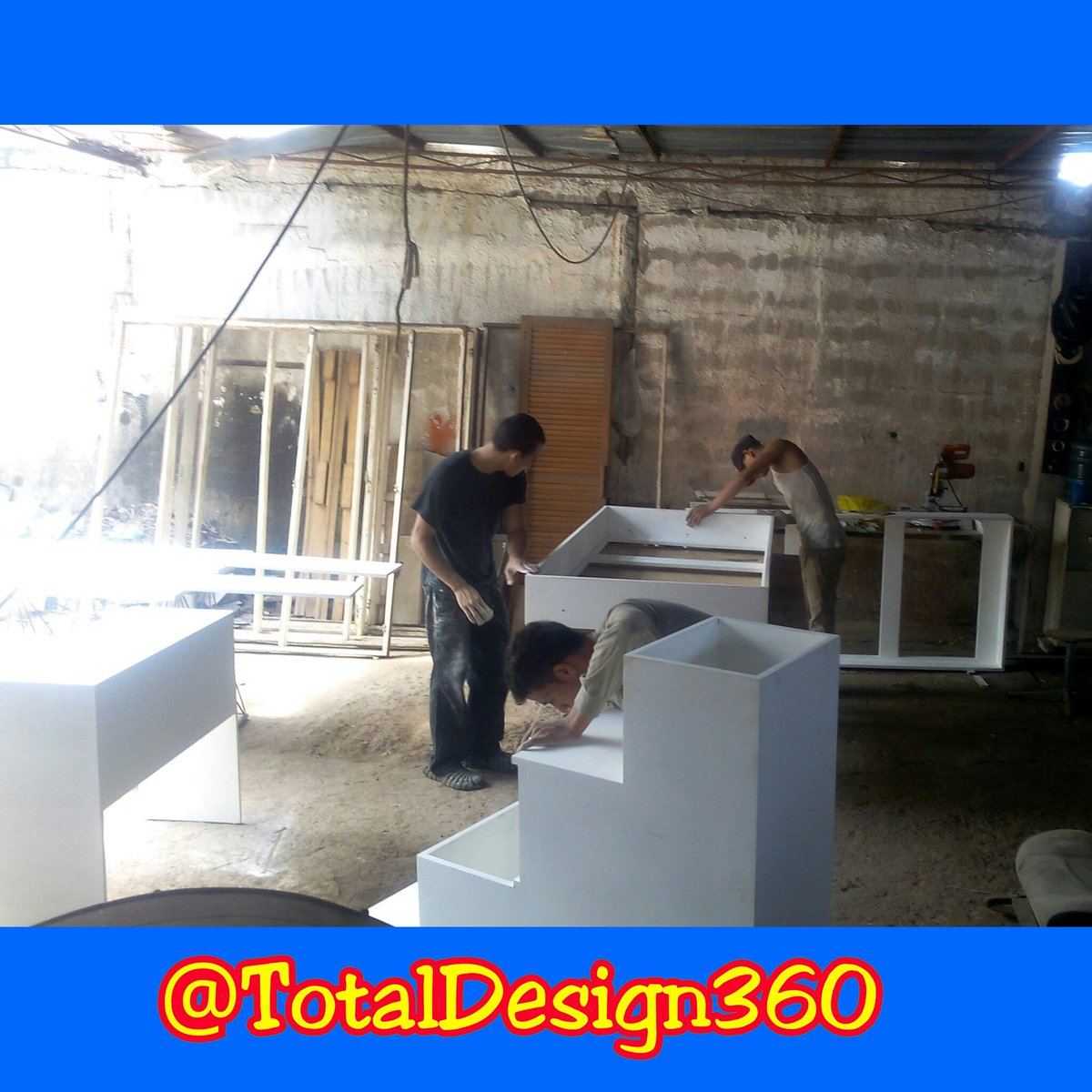 TotalDesign360's tweet photo. Pese a las Adversidades diarias seguimos #Trabajando #Taller #Carpinteros #Carpintería #MuebleDeCuarto #Laqueado https://t.co/13SmvPgNr6