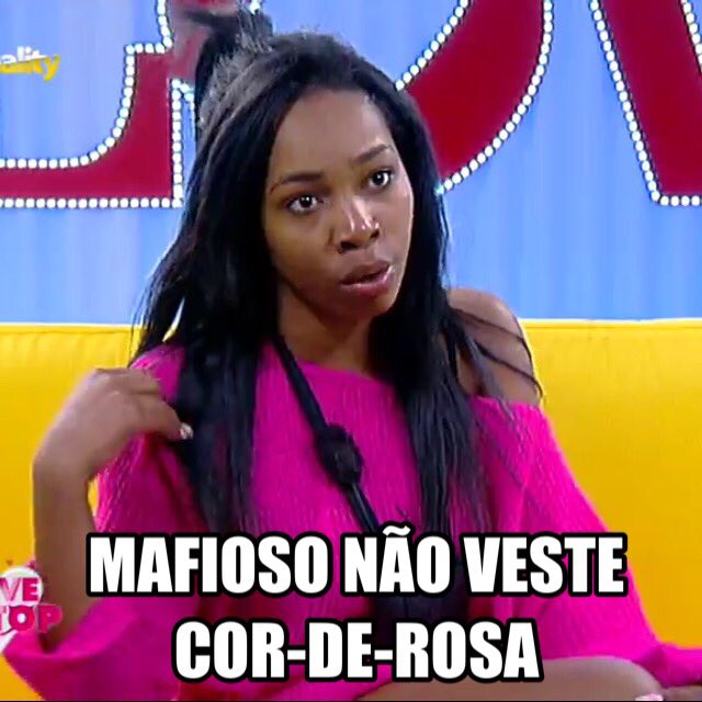 MemesRealitys's tweet photo. Se querem ser mafiosos não podem vestir cor-de-rosa. 😎💅🏻 #loveontoptvi #memesrealitys https://t.co/JGvAKpktIZ