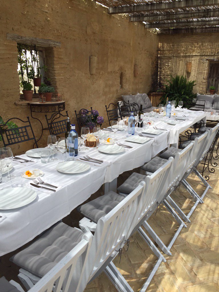 Lookmagazine's tweet photo. Lunch time at Casa La Siesta in Spain with @newlookfashion ππ΄ #styleontour https://t.co/P3FRcfQ9rX