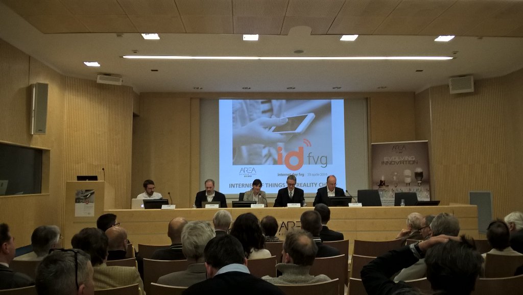 johnny_chrome's tweet photo. #idFVG in area, si parla di #iot https://t.co/cbSnNMz240