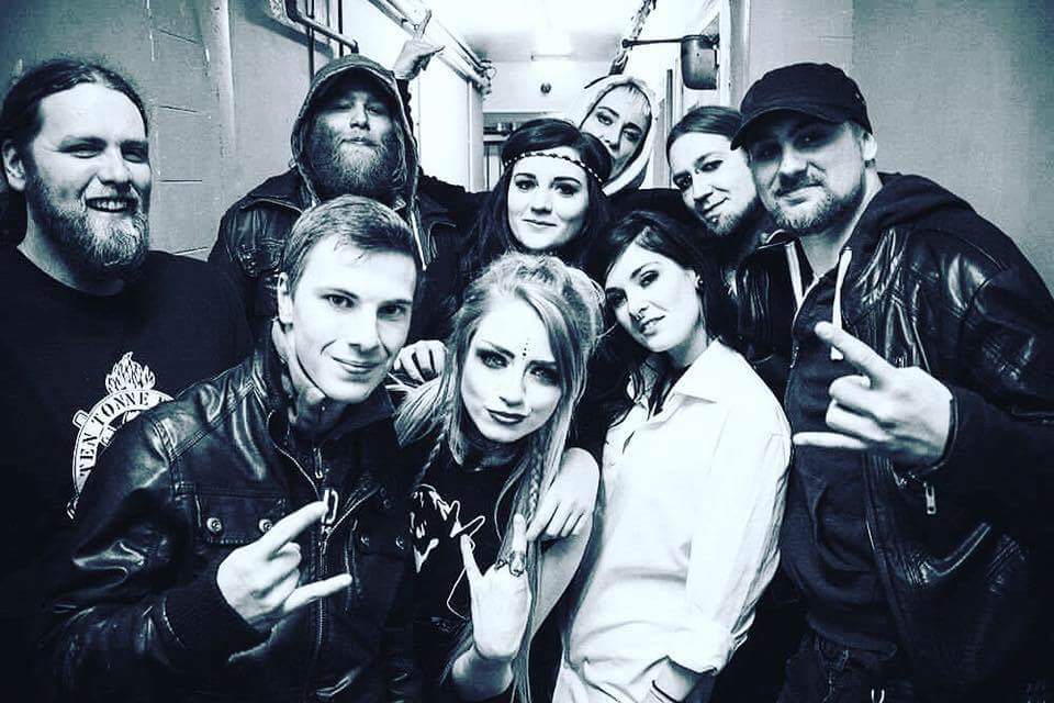 WillDQ85's tweet photo. #devilsqueen #courtesans backstage at the ruby lounge macnhester photo courtesy of Mark Bruce #DQrawk https://t.co/MMxEatWUot