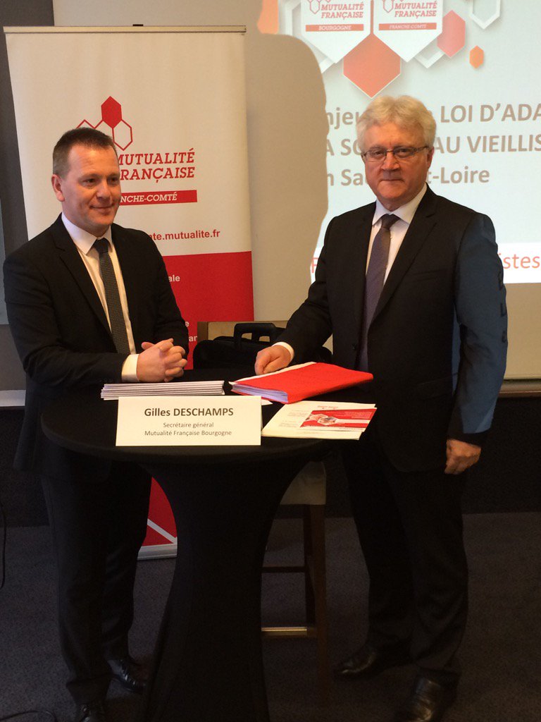 SandyRadel's tweet photo. Mention spéciale pour les 3 animateurs de ces 8 tables-rondes #RMut2016 @gdeschamps_mut, @RnoD et @StphaneLouvet ! https://t.co/KKZ8jI5Kbk