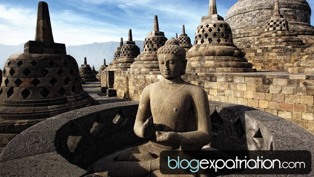 MonExpatBlog's tweet photo. ITW Claudia #expat en #Indonesie, #expatriation à Jakarta {sur https://t.co/gQnSbn5FeI} ￼✈ #relocation #expatlife https://t.co/jtXfis7VUq
