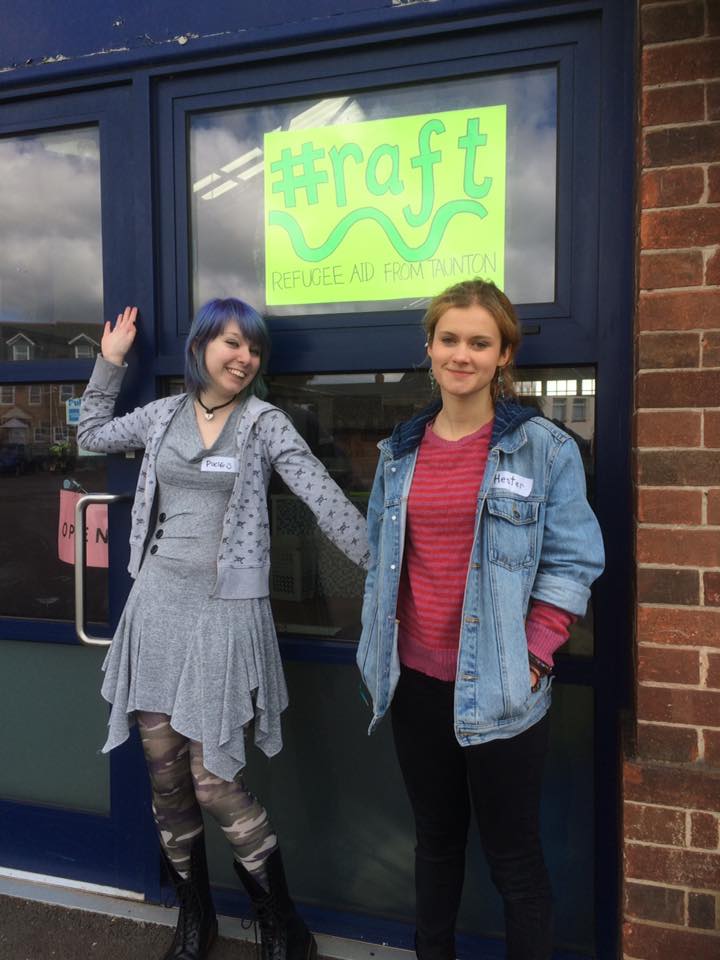 HuishSU's tweet image. Students volunteering today at Refugee Aid From Taunton creating posters and sorting donations #huish #volunteers