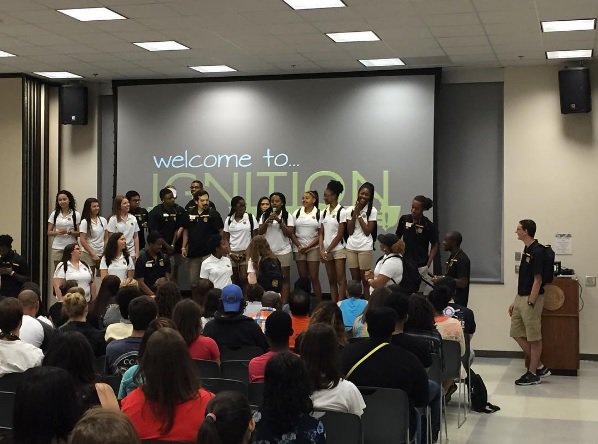 KSUIgnition's tweet image. Our 2016 #ignitionleaders welcoming the first group of students of the year! #KSUorientation #KennesawState