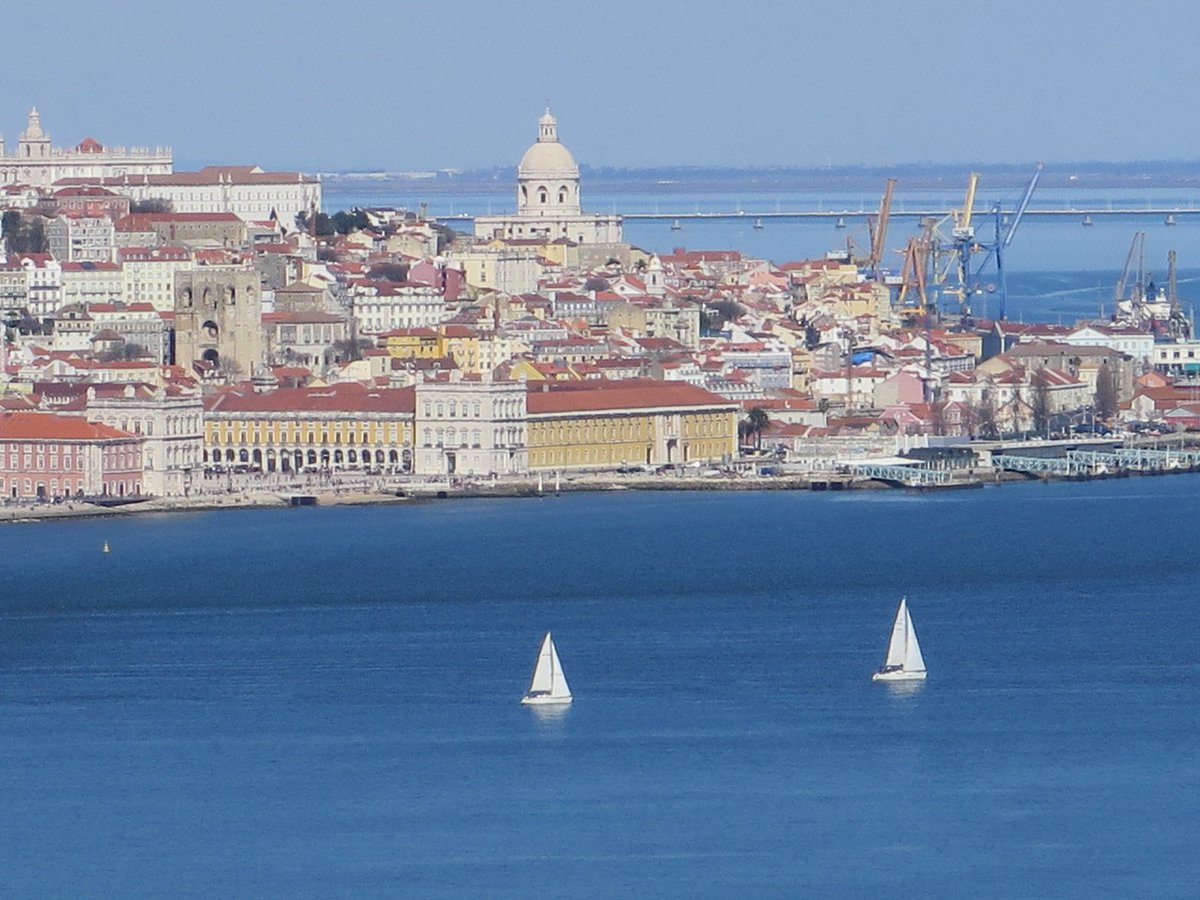 JimByersTravel's tweet image. #Lisbon makes the KAYAK #TravelHacker list of top #Europe spots for summer 2016. #Ad @visitportugal #travel