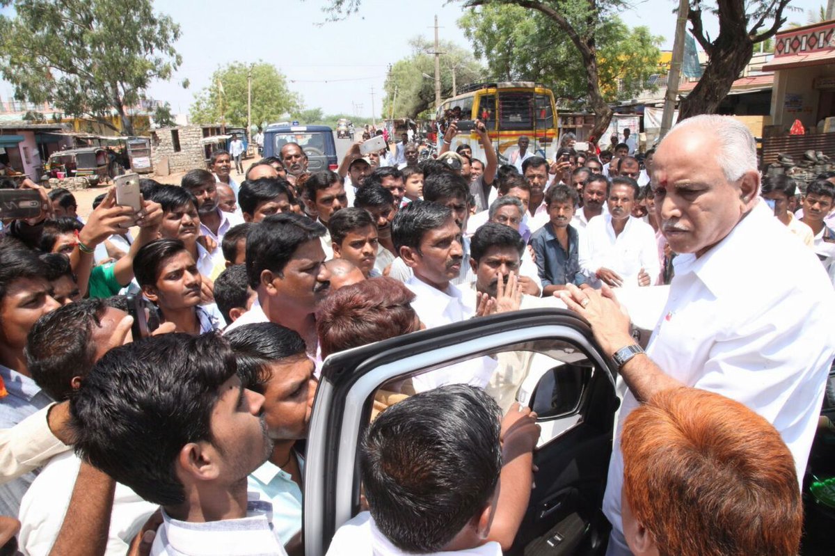 BSYBJP's tweet photo. Toured across Yadgir Dist today &amp; reviewed drought situation and status of relief works. https://t.co/Ipt164OKfw