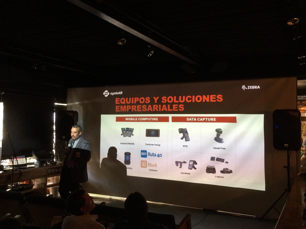 VoxAgencia's tweet photo. Hernan Carballo de #symbar de @GrupoHasar presenta los equipos y soluciones empresariales #movilidad https://t.co/sw38g9Utqb